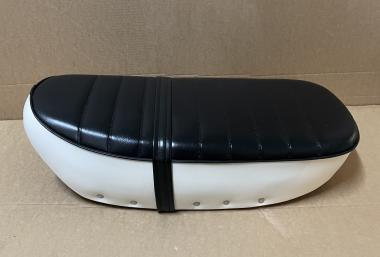 B-Ware F101 Sitzbank Schwarz/Weiß Skymax 50 & 125  mit 5,5 Liter Tank! 